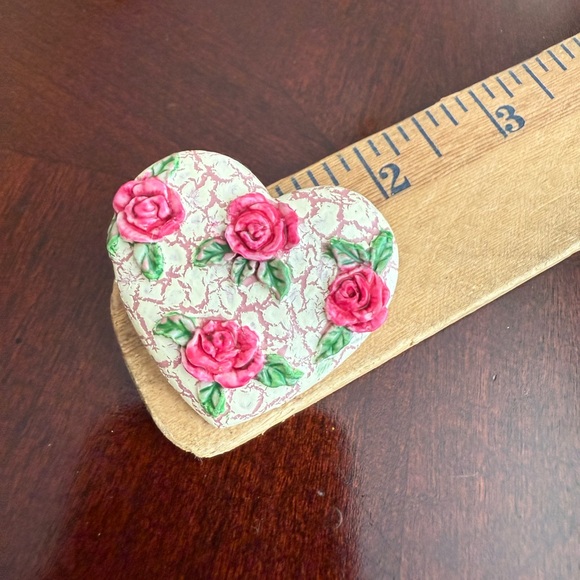 Vintage Jewelry - Vintage Heart Pin